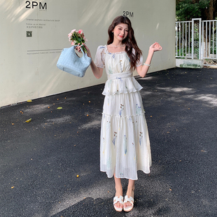 新款度假风杏色刺绣套装清纯夏日绝美穿搭方领短袖上衣长裙两件套