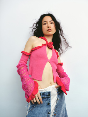 绝美氛围感荷叶边玫瑰露肩针织衫