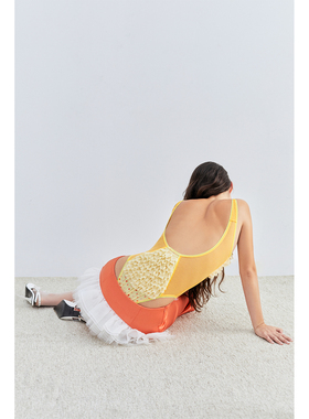 Boujee木耳边碎花拼接连体衣黄色蕾丝透视氛围甜美可爱俏皮纯欲