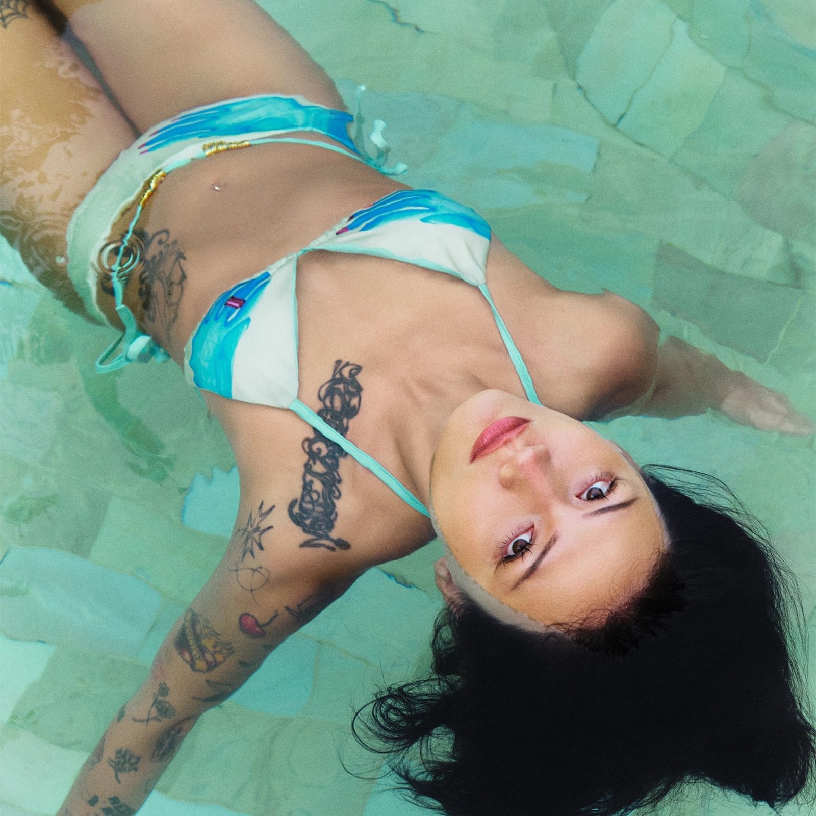 【年终清仓】五折Boujee趣味手套印花比基尼度假系带套装原创俏皮