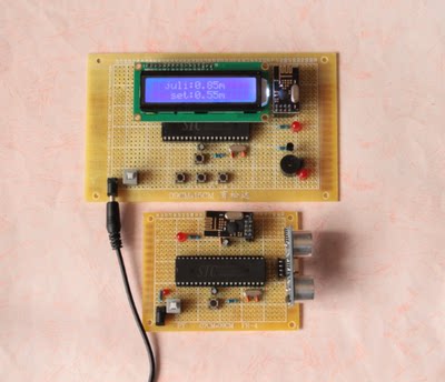 基于51单片机无线超声波测距仪
