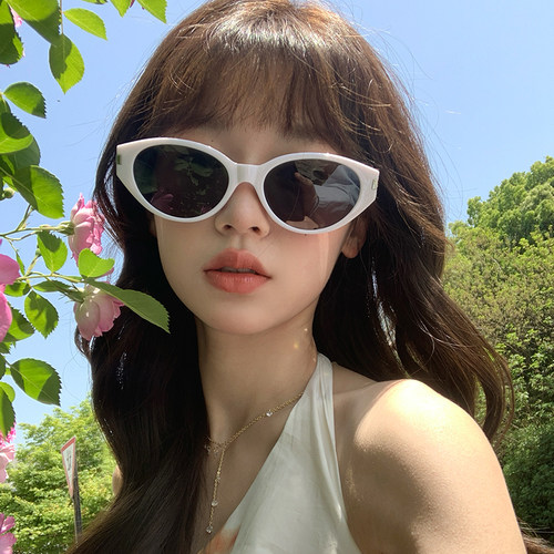 ins韩版白色猫眼墨镜女夏季开车防紫外线显脸小时尚百搭太阳眼镜