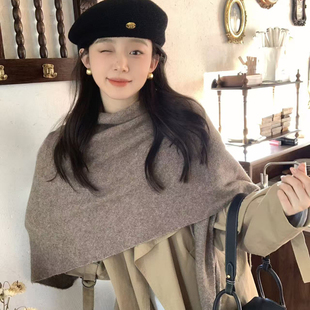 蜗牛爬爬家2026新款超大三角羊毛披肩女款秋冬百搭保暖斗篷外搭女