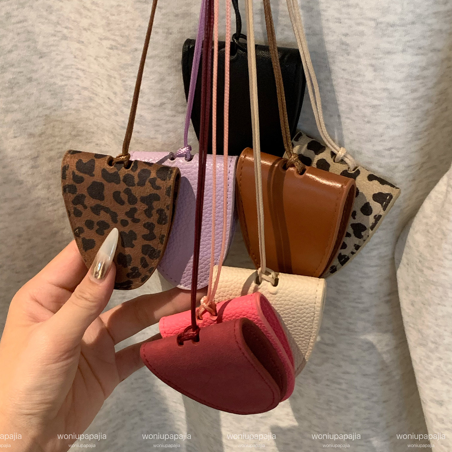 ins小众豹纹磁吸挂脖眼镜夹项链女外出便捷墨镜夹钥匙包挂件配饰,饰品/流行首饰/时尚饰品新,项链,淘宝优惠券,粉丝福利购,淘宝优惠卷