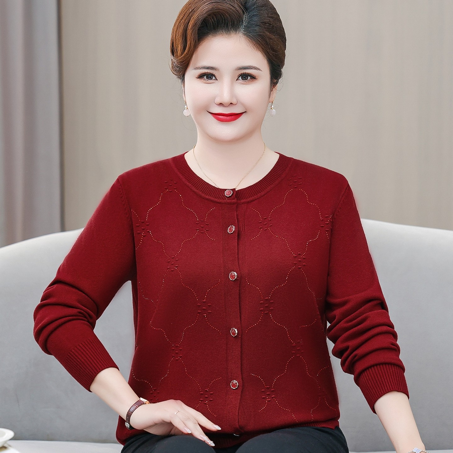 中老年人秋冬新款内搭毛衣开衫200斤胖妈妈大码女装春秋针织外套