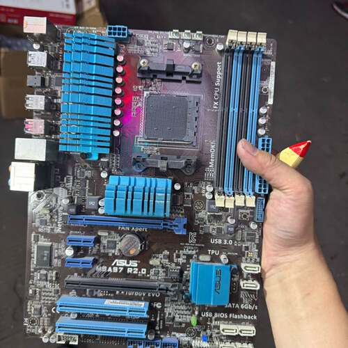 可维修华硕M5A97 R2.0主板。 成色很新。实拍图片。功能一切