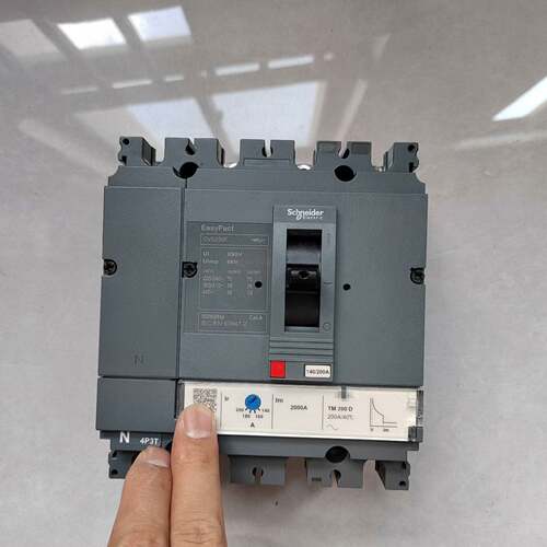 可议价塑壳CVS250F 4P 200A：8台
