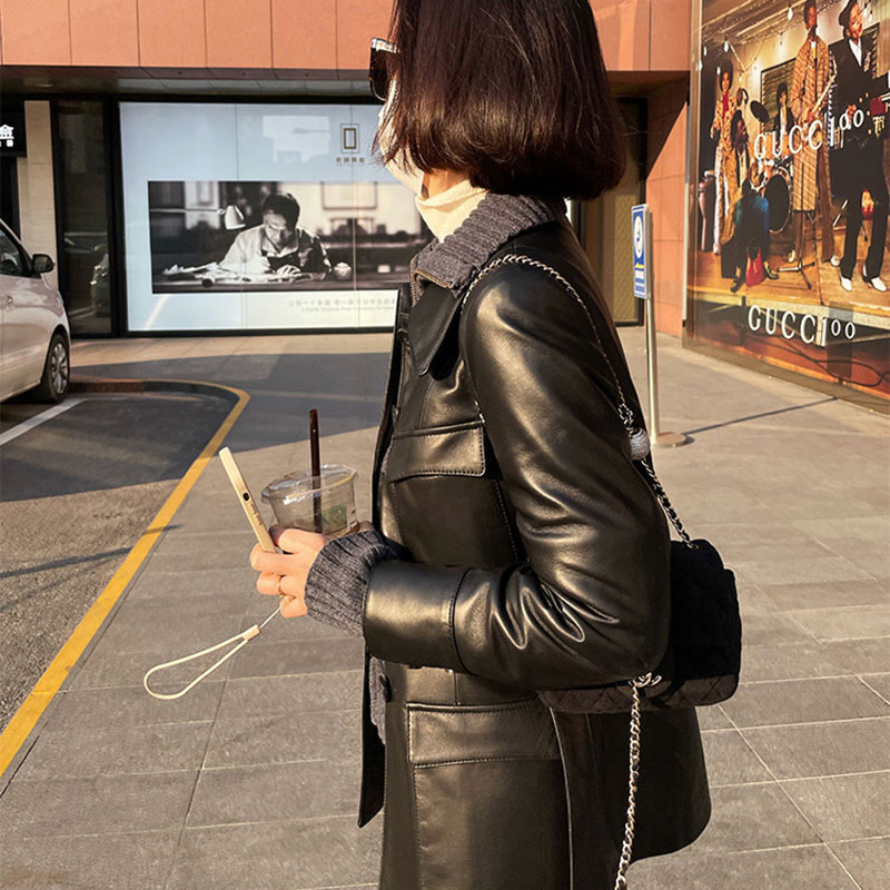 进口绵羊皮真皮皮衣女2025秋冬新款年轻直筒修身皮外套小西装百搭