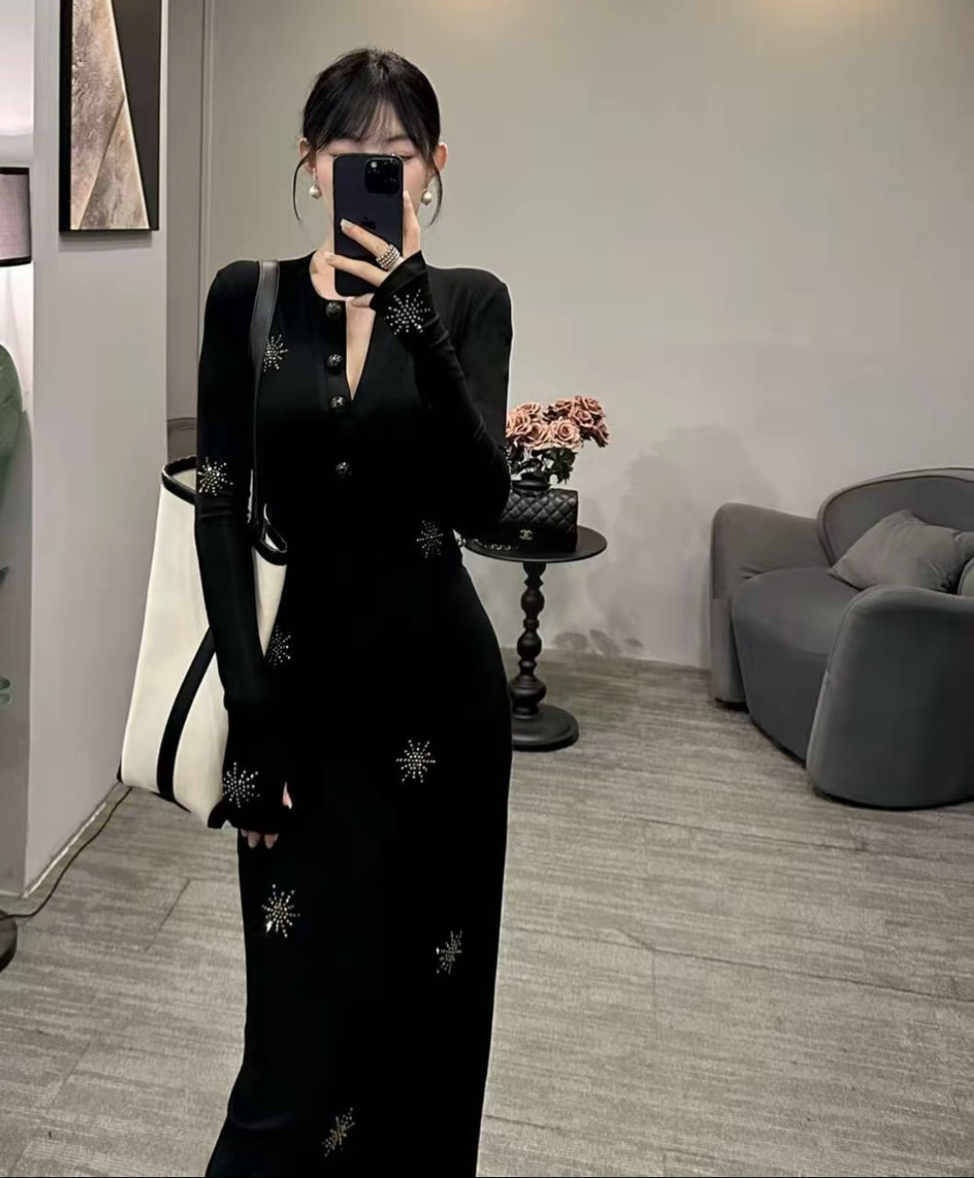 【Gouya】2025秋季新款亮闪闪烫钻高级感V领长袖黑色连衣裙设计感