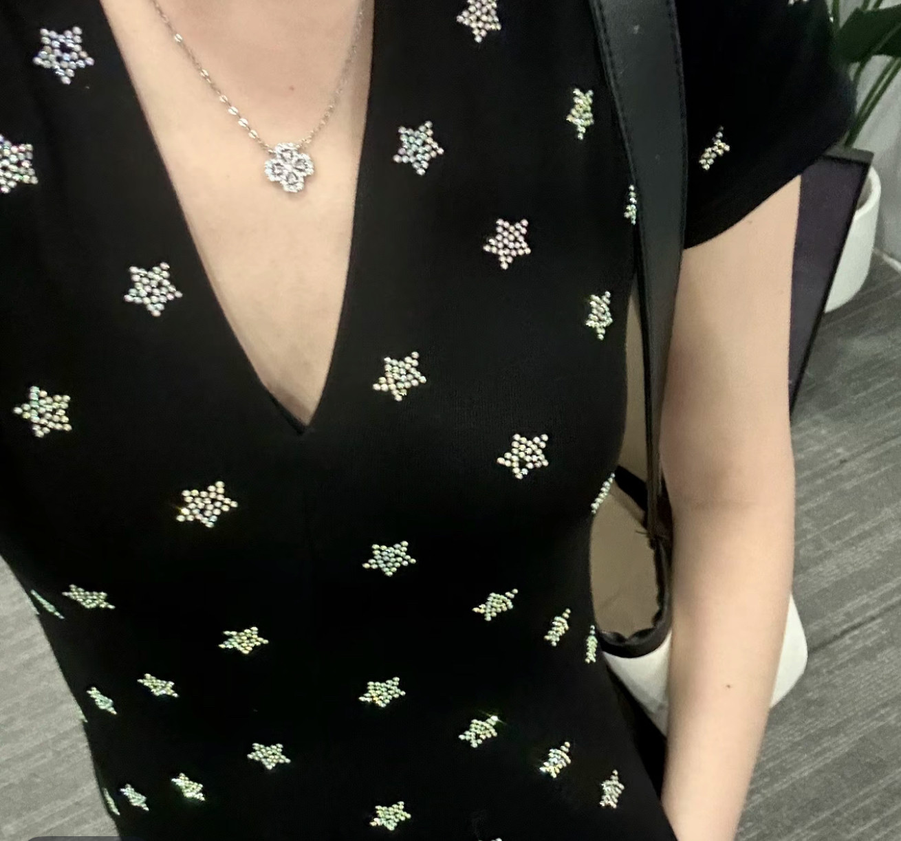 法式夏季新款星星V领连衣裙女璀璨星河系列黑色显瘦修身