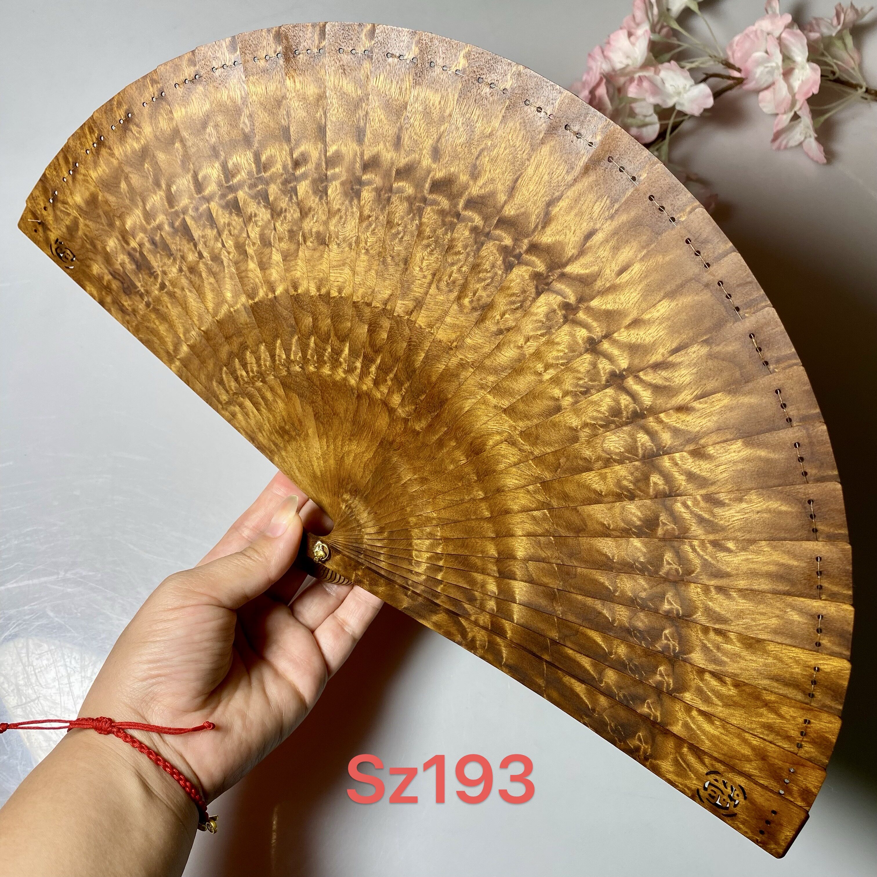 金丝楠木小叶桢楠满纹水波折扇