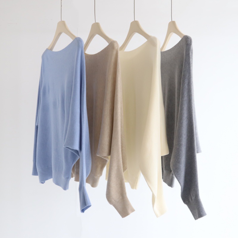 横纹一字领不规则蝙蝠袖宽松针织