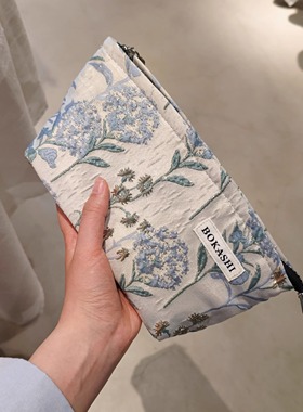 2025新款高奢化妆包女大容量便携式高级感外出旅行化妆品收纳包