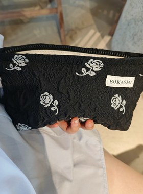 2025新款大容量高级感便携式黑色化妆包女旅行外出化妆品收纳包