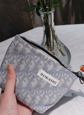 大容量便携式轻奢高级感2025新款网红小化妆包女外出旅行随身收纳