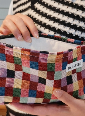 化妆包女大容量火便携式2025新款超火高级感旅行化妆品收纳洗漱包