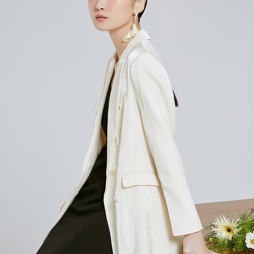 修身显瘦双排扣休闲西装外套女