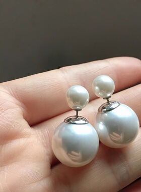 翡翠镶嵌深海贝珠耳钉