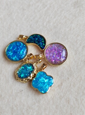 复古仿欧珀小吊坠闪亮金属光几何图形月亮吊坠