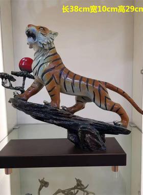 时尚精品纯铜虎啸山河工艺品摆件