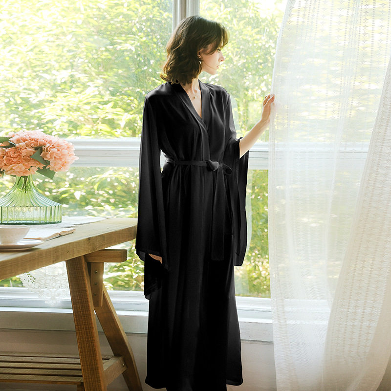 缎面冰丝超长睡袍黑色模特走秀女大喇叭袖轻奢新娘晨袍女长袖浴袍