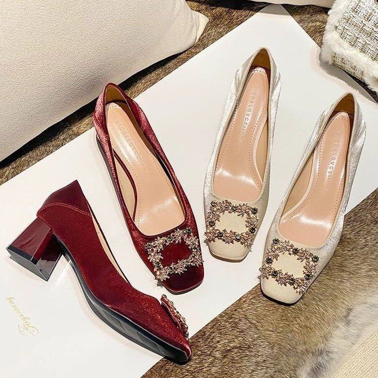 【万达撤柜】法式方头红色高跟婚鞋婚纱新娘鞋2026年春季新款粗跟