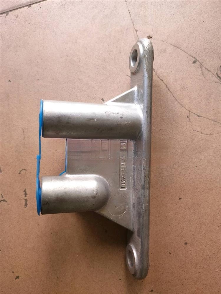 适用于东风天龙旗舰龙擎KX560柴油滤芯接头体1104014-E4201