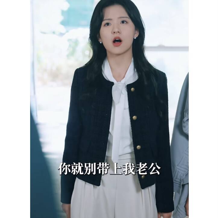 短剧冰霜未语时童陆霜同款外套