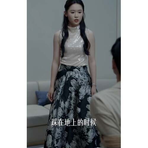 太阳的背面翟一莹金朝曦同款背心