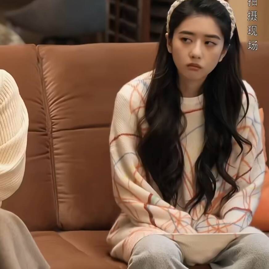 他为什么依然单身李凯馨同款毛衣