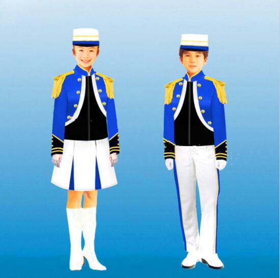 幼儿园中小学生鼓号队演出升旗手