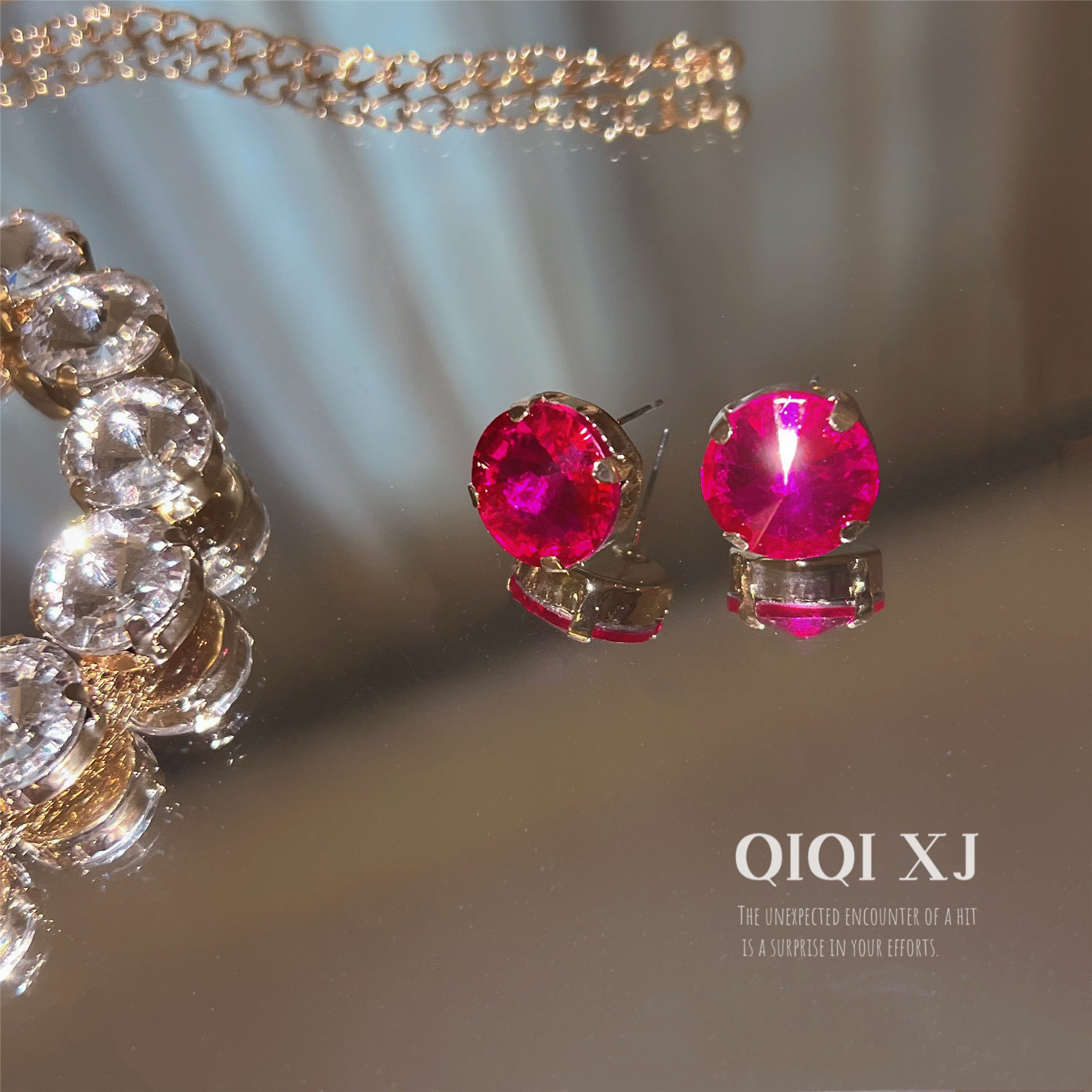 여성용 유럽 및 미국 귀걸이 및 목걸이 조합 세트 둥근 유리 다이아몬드 귀걸이 사랑 모양 펜던트 연회 액세서리