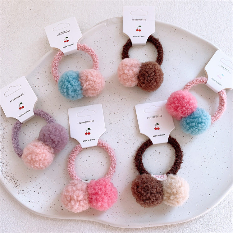 秋冬新款儿童毛绒球撞色发圈扎马尾皮筋发绳不伤发头绳发饰
