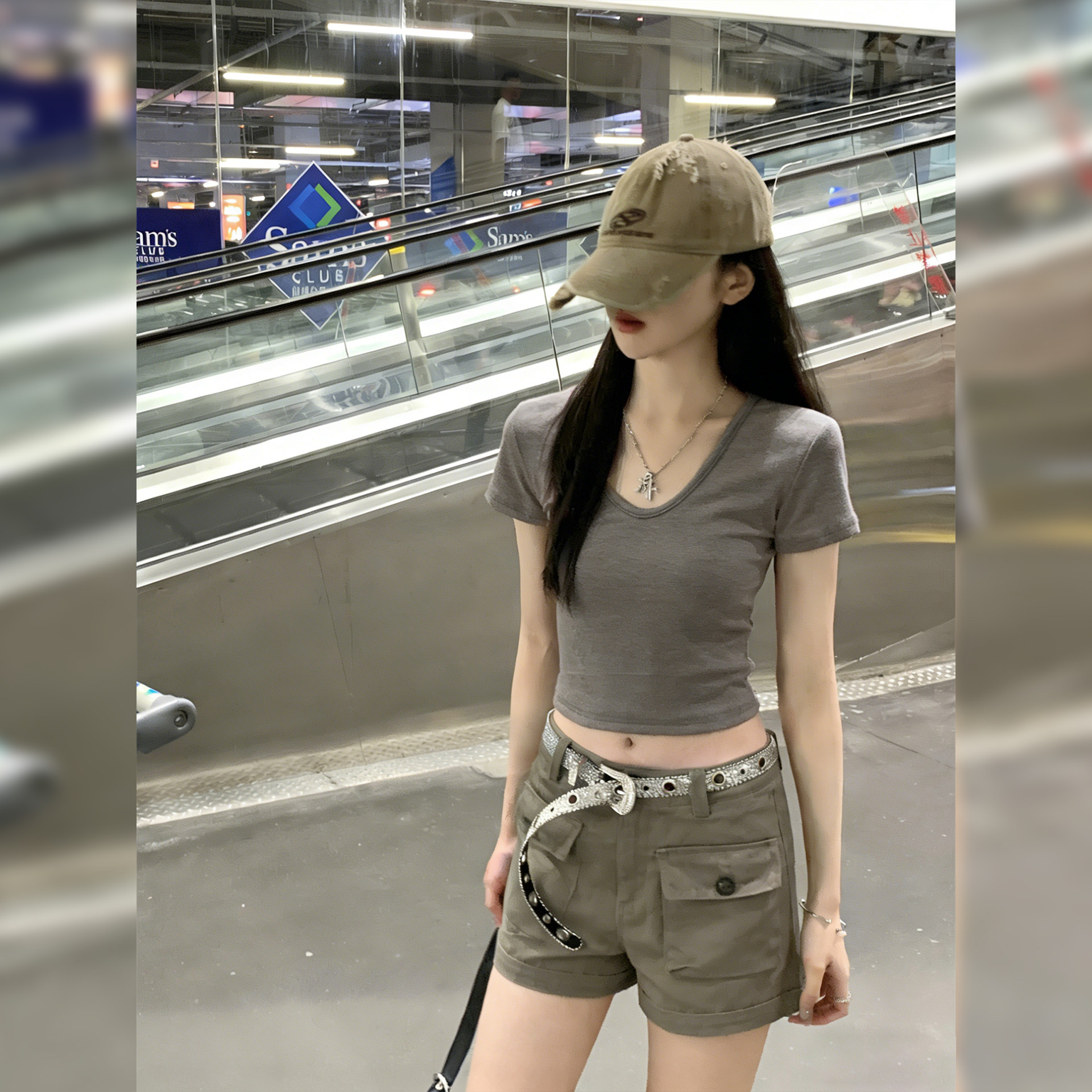 灰色性感辣妹风V领短袖T恤女2026夏新款修身显瘦独特短款棉质上衣图片