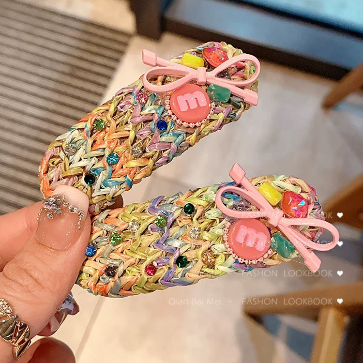 新款多巴胺彩色字母发夹小众设计高级感草编发卡刘海BB夹侧边夹女