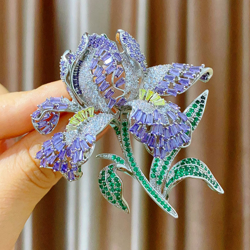 欧美重工邂逅鸢紫锆立体鸢花胸针微镶女奢华大衣优雅西装配饰胸花