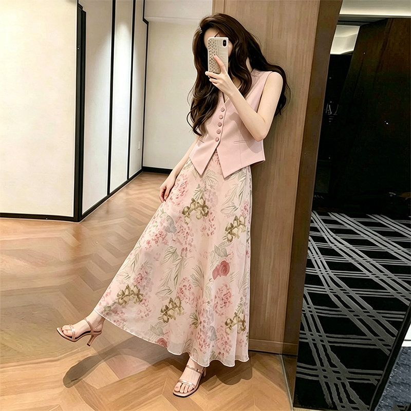 粉色马甲半身裙子两件套女2026夏季小个子高级感巨好看无袖一整套