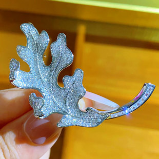 秋冬新品高级气质枫叶胸针男女别针树叶防走光扣毛衣西装配饰