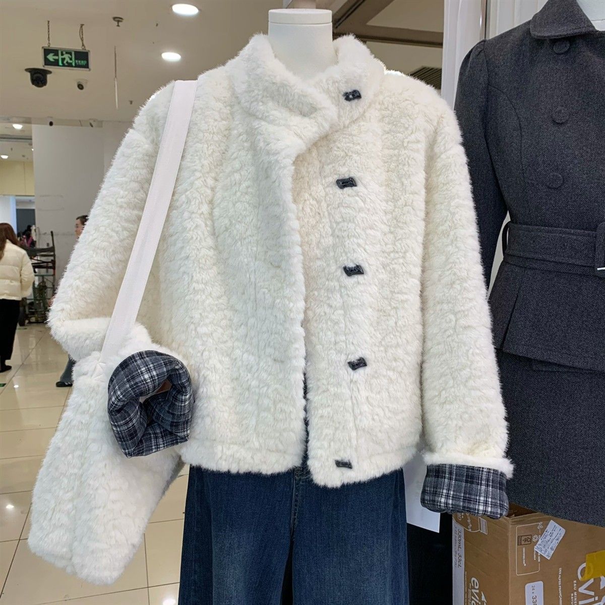 单排扣羊羔毛外套女短款2025冬季