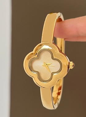 IEKE别样轻奢四叶草高颜值手镯手表女士精致简约休闲女款个性腕表