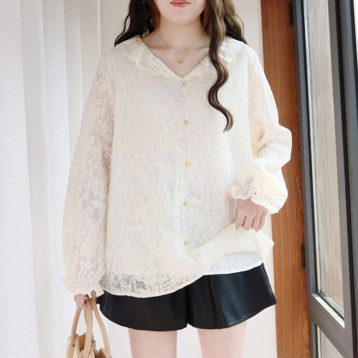 大码蕾丝衬衫女200斤胖mm春装2026新款宽松文艺花边领胖妹妹上衣