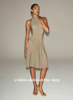 现-SKIMS MILKY SHEER高领无袖百褶连衣裙修身显瘦纯欲辣妹风