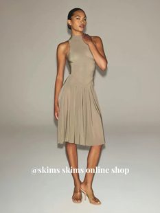 百褶连衣裙修身 现 SHEER高领无袖 MILKY 显瘦纯欲辣妹风 SKIMS