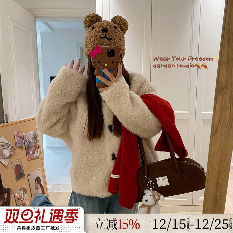 韩系文艺牛角扣 时尚小立领短款100绵羊羔毛皮毛一体毛毛外套女冬