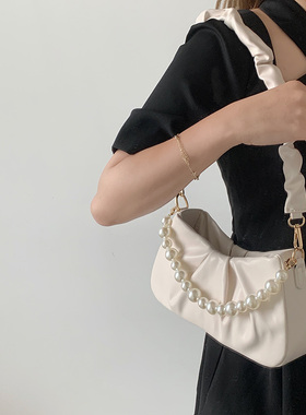 包包女2025新款夏小众腋下包高级感云朵2025单肩百搭质感斜挎小包