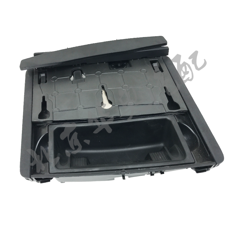 适用于奥迪A6L前排中控烟灰缸c6 05 08 09 10 11款烟缸芯烟头盒