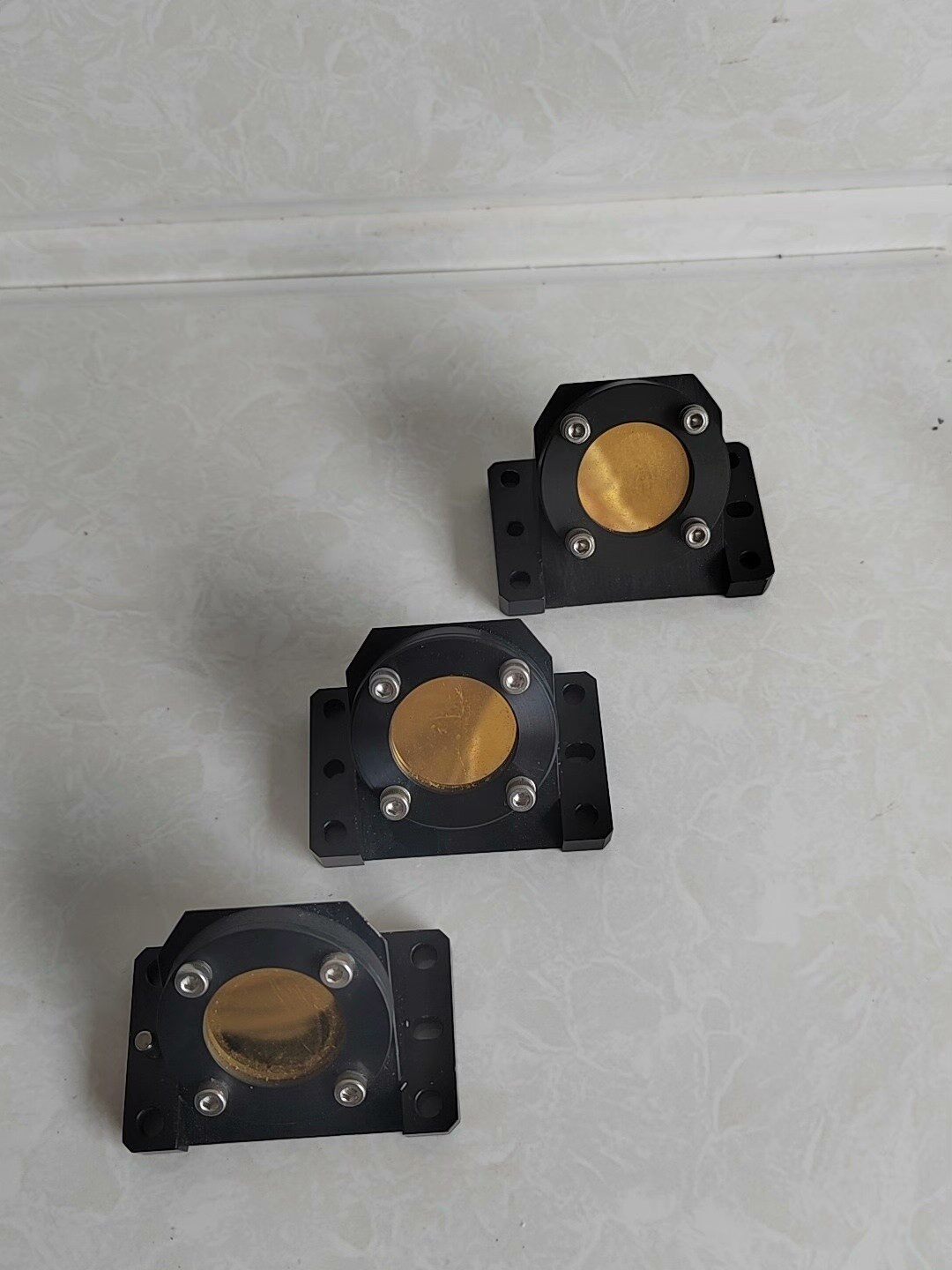 西格玛二氧化碳激光反射镜有三个 成色非常漂亮,镜片镀金,标价