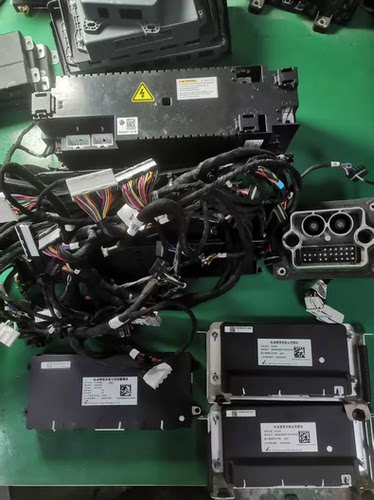 睿蓝枫叶80v 国轩高科三元350.4V 150Ah 52.56度电 DJ1935C2版