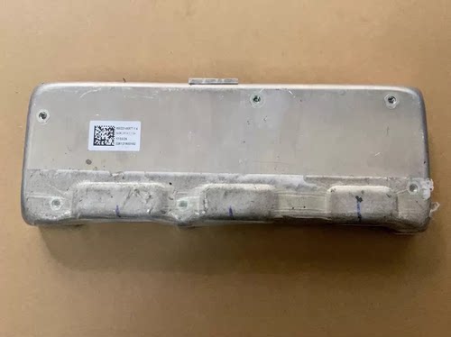 岚图新能源汽车电池管理系统BMS一套，型号G33 BMU+G33 BIC