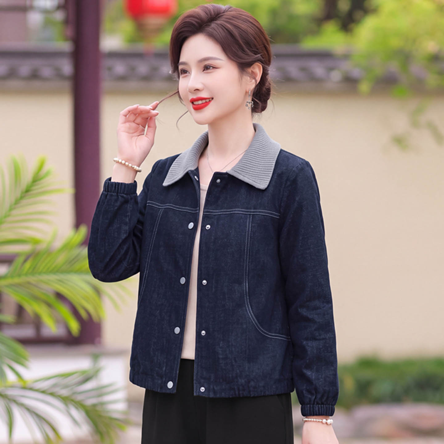 时尚牛仔风翻领短外套女2026新款妈妈装百搭显瘦减龄休闲上衣